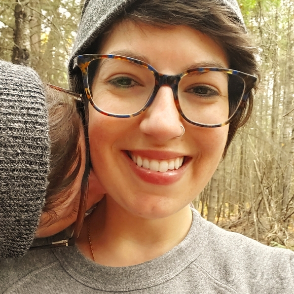 Meet your Posher, Catherine - Picture 1 of 2